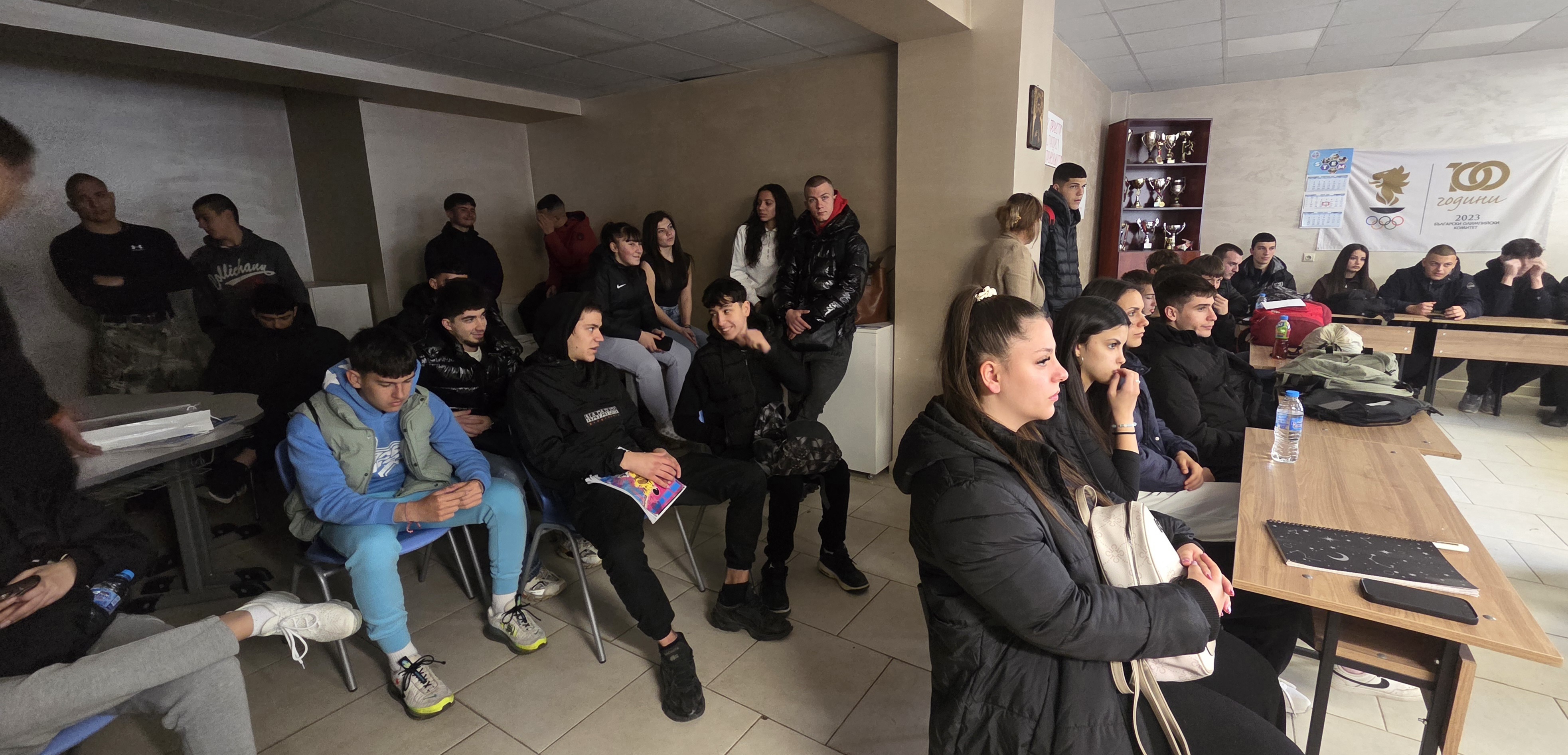 Бъдещи шампиони: Ученици от 57 СУ се срещнаха с представители на НСА „Васил Левски“