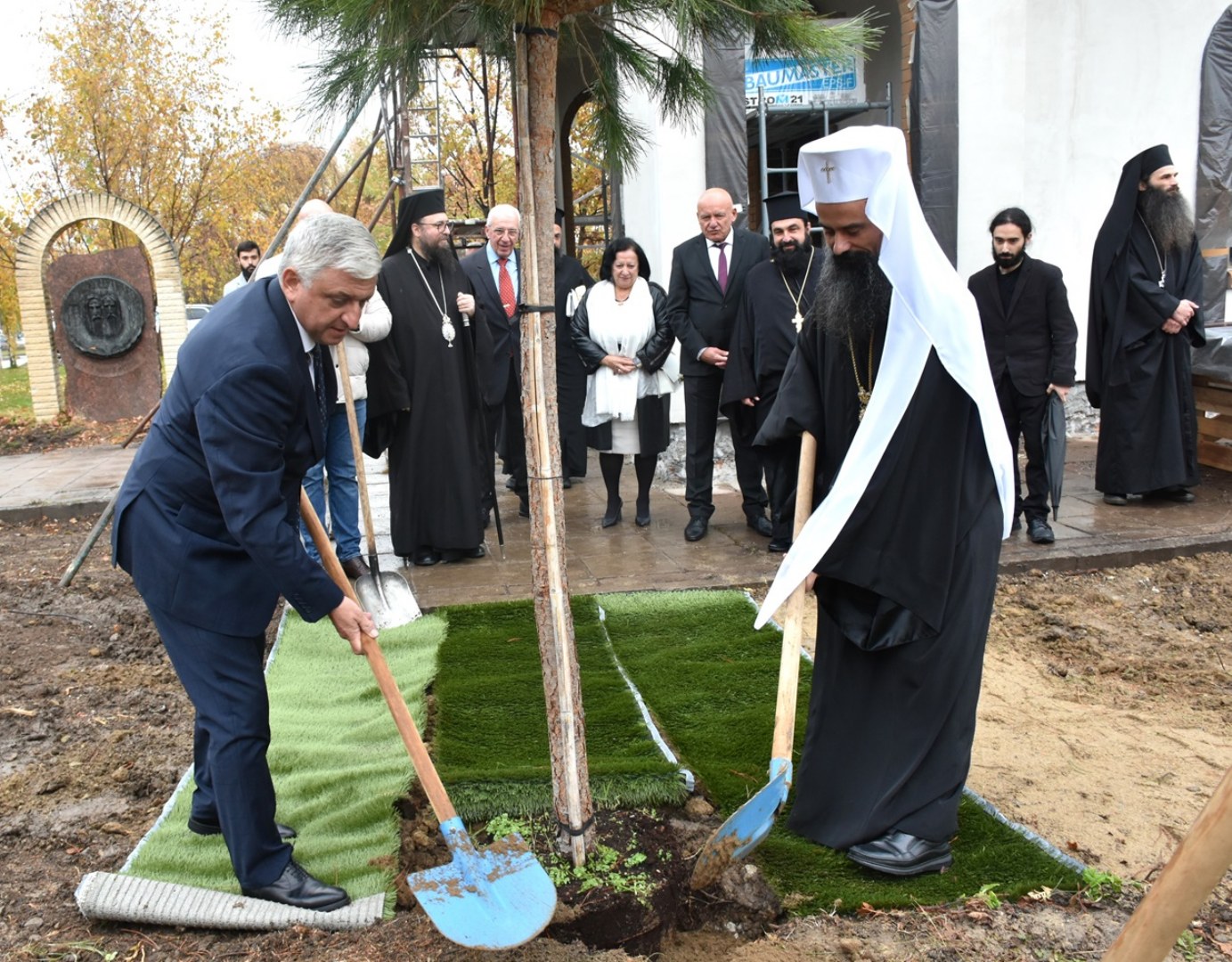 The Bulgarian Patriarch Daniel blessed the academic community of NAA with a water blessing on Academy Day