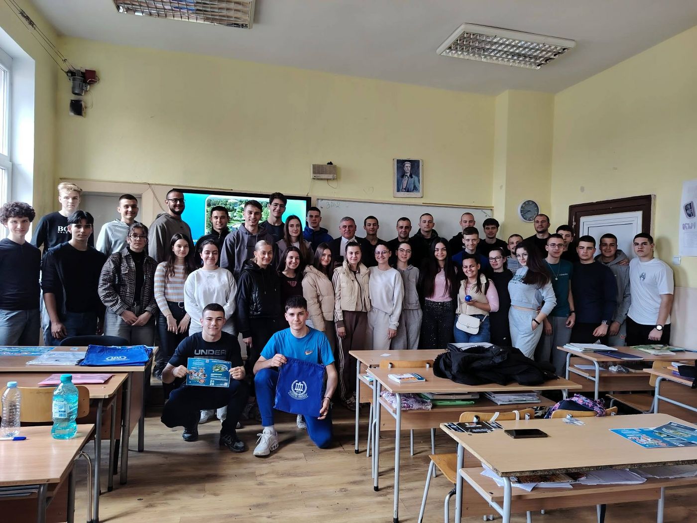 Представители на НСА се срещнаха с ученици в Червен бряг и Койнаре