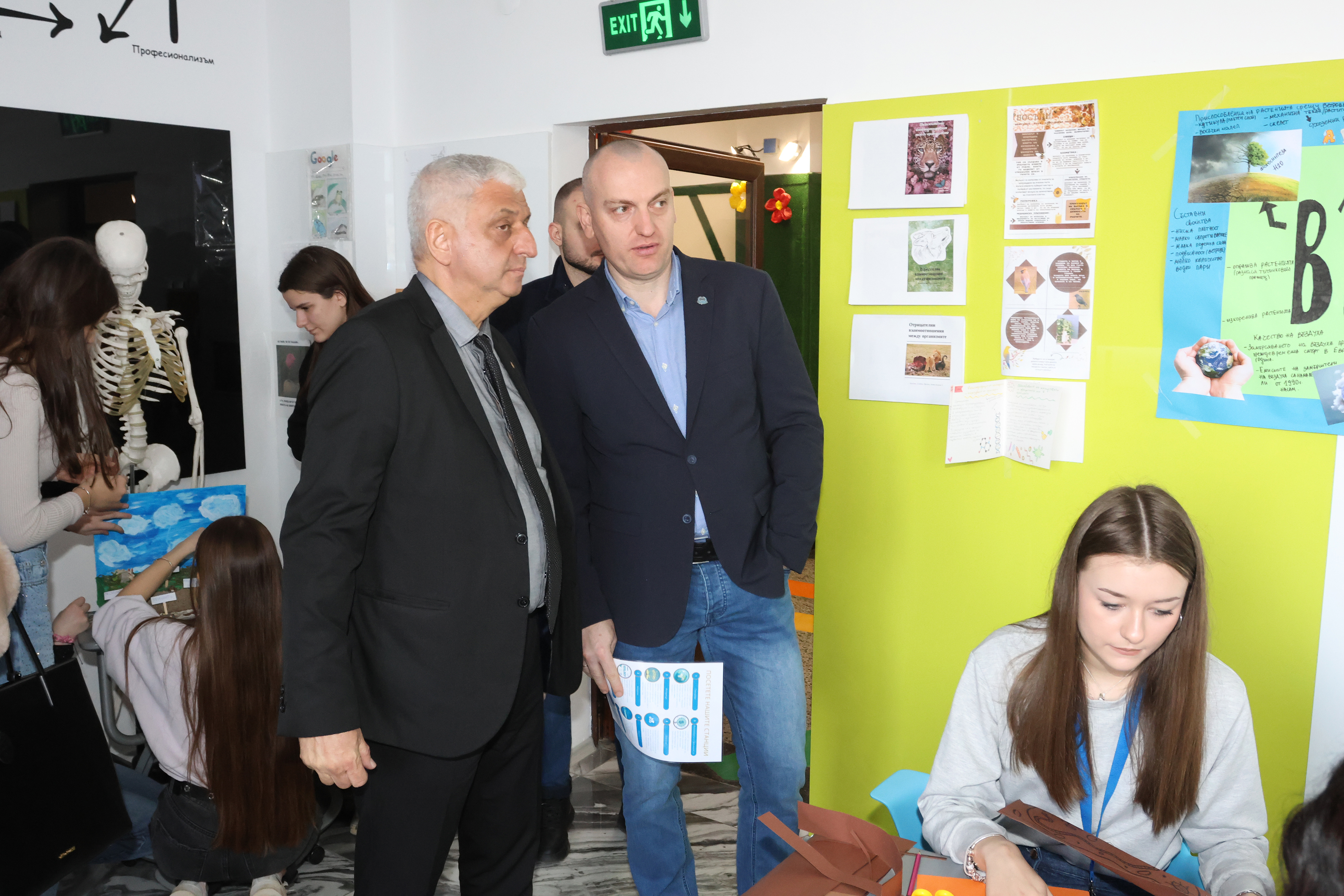 Проф. Красимир Петков гост на откриването на STEM център в 81 СУ „Виктор Юго“