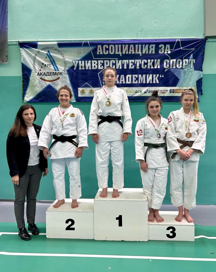 Три отборни купи и пет златни медала за джудистите от Стара Загора 2025